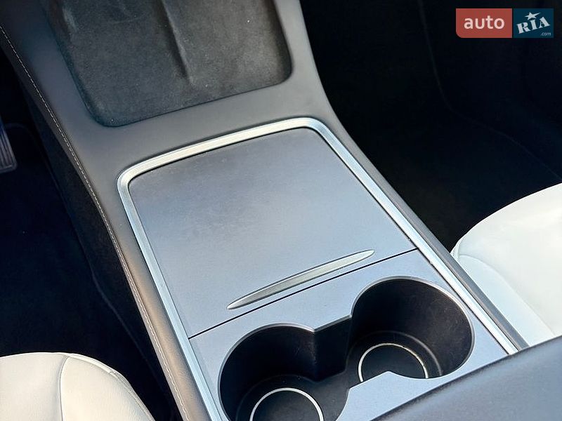 Позашляховик / Кросовер Tesla Model Y 2023 в Львові