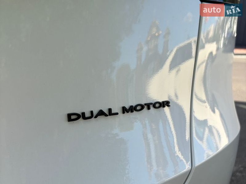 Позашляховик / Кросовер Tesla Model Y 2023 в Львові