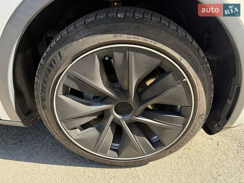 Позашляховик / Кросовер Tesla Model Y 2020 в Дніпрі