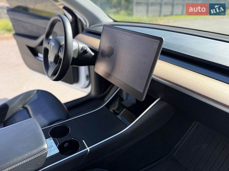 Позашляховик / Кросовер Tesla Model Y 2020 в Дніпрі фото 24 Позашляховик / Кросовер Tesla Model Y 2020 в Дніпрі