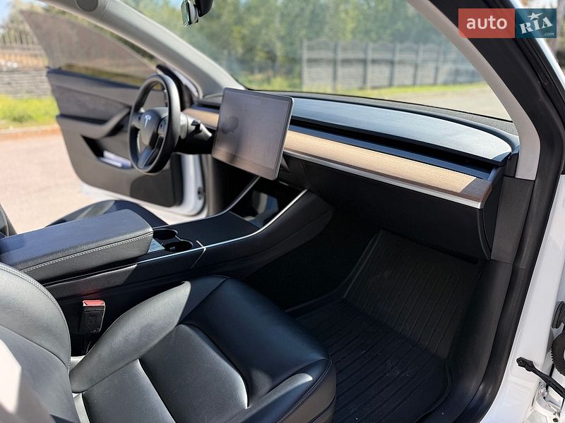 Позашляховик / Кросовер Tesla Model Y 2020 в Дніпрі фото 23 Позашляховик / Кросовер Tesla Model Y 2020 в Дніпрі