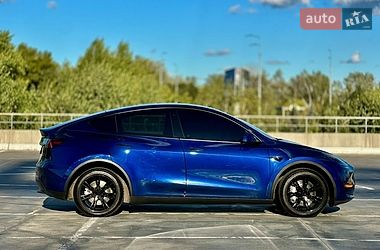 Внедорожник / Кроссовер Tesla Model Y 2021 в Киеве