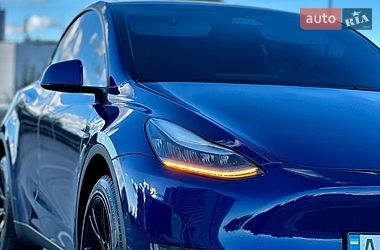 Внедорожник / Кроссовер Tesla Model Y 2021 в Киеве