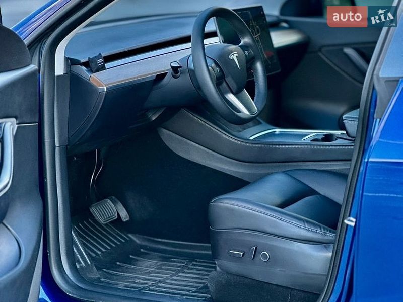 Внедорожник / Кроссовер Tesla Model Y 2021 в Киеве