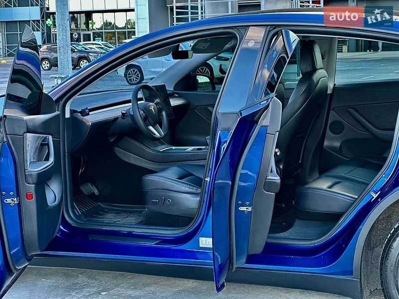 Внедорожник / Кроссовер Tesla Model Y 2021 в Киеве