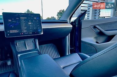Внедорожник / Кроссовер Tesla Model Y 2021 в Киеве