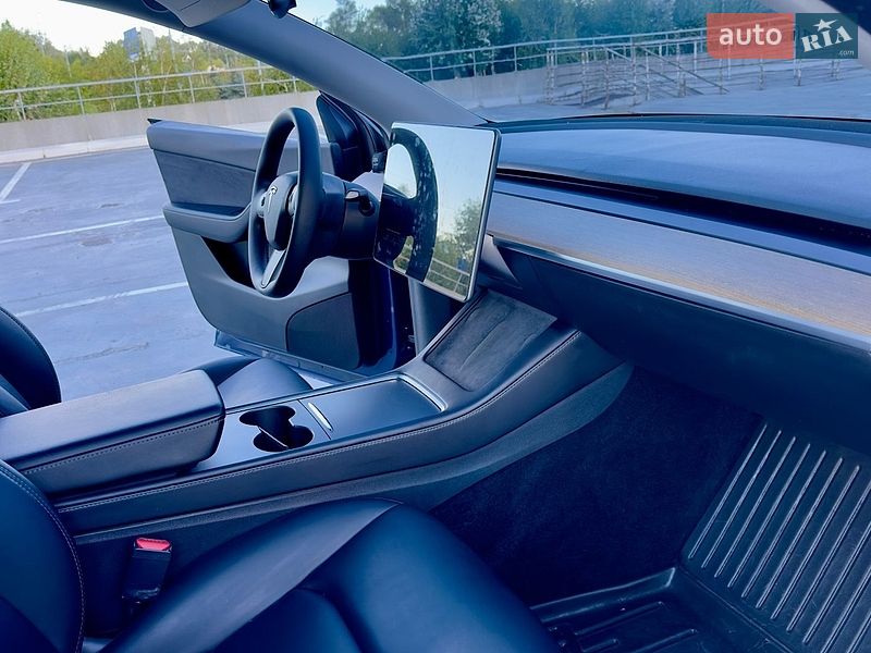 Внедорожник / Кроссовер Tesla Model Y 2021 в Киеве