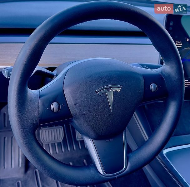 Внедорожник / Кроссовер Tesla Model Y 2021 в Киеве
