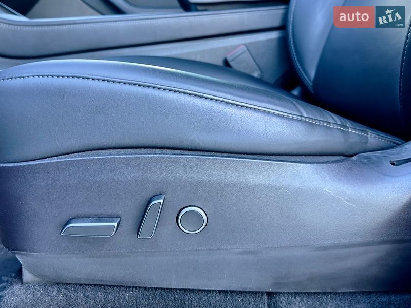 Внедорожник / Кроссовер Tesla Model Y 2021 в Киеве