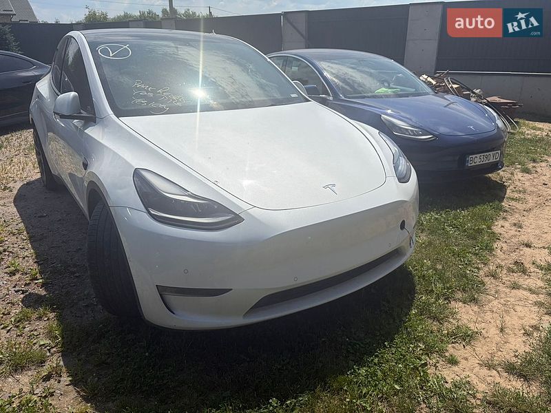 Tesla Model Y 2021