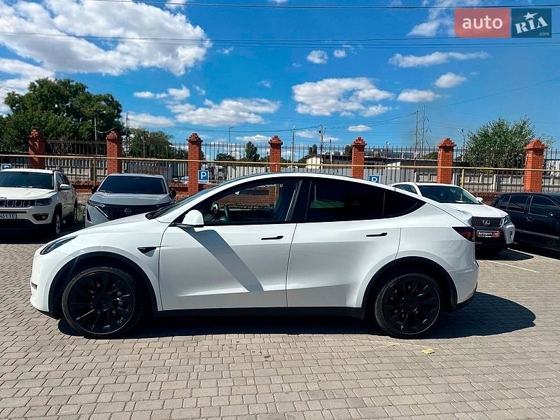 Позашляховик / Кросовер Tesla Model Y 2024 в Одесі
