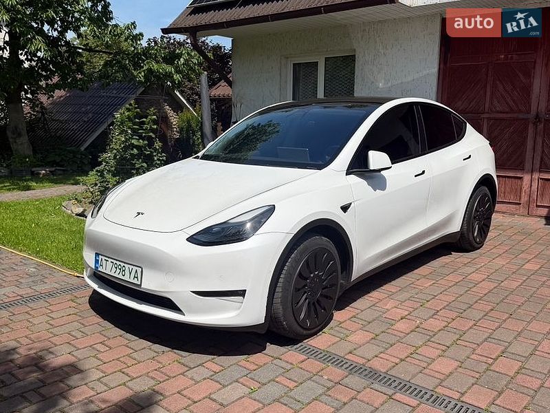 Tesla Model Y 2021
