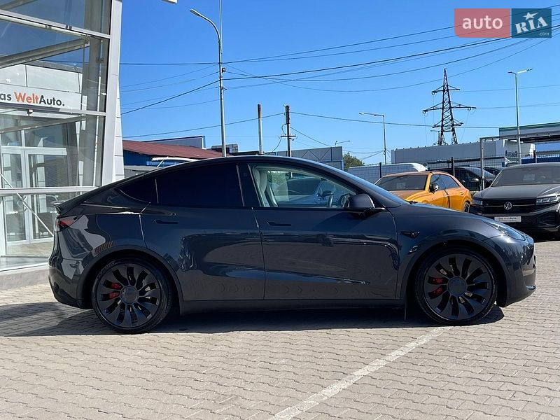 Позашляховик / Кросовер Tesla Model Y 2024 в Чернівцях фото 5 Позашляховик / Кросовер Tesla Model Y 2024 в Чернівцях