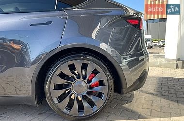 Позашляховик / Кросовер Tesla Model Y 2024 в Чернівцях фото 20 Позашляховик / Кросовер Tesla Model Y 2024 в Чернівцях