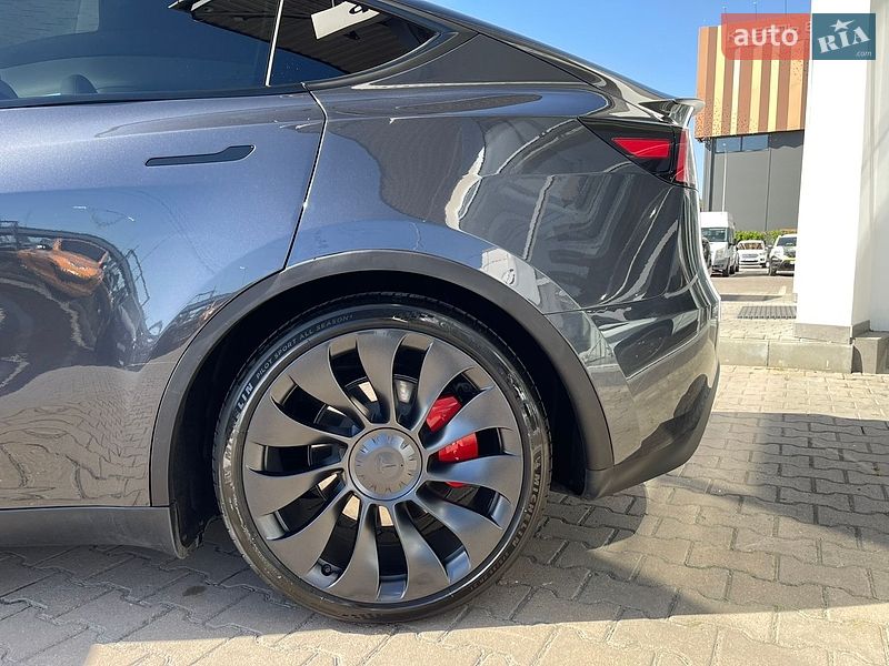 Позашляховик / Кросовер Tesla Model Y 2024 в Чернівцях фото 20 Позашляховик / Кросовер Tesla Model Y 2024 в Чернівцях