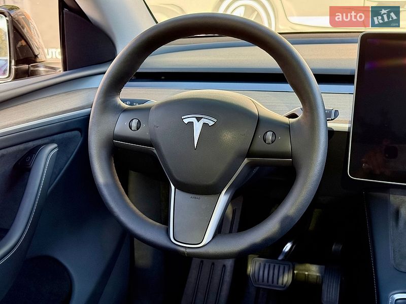 Внедорожник / Кроссовер Tesla Model Y 2024 в Харькове