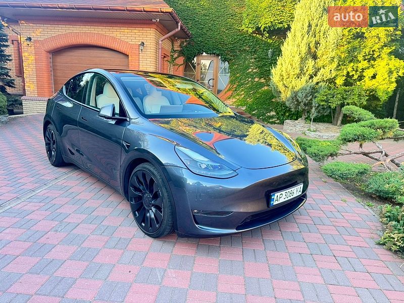 Tesla Model Y 2023