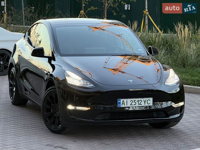 Tesla Model Y 2023