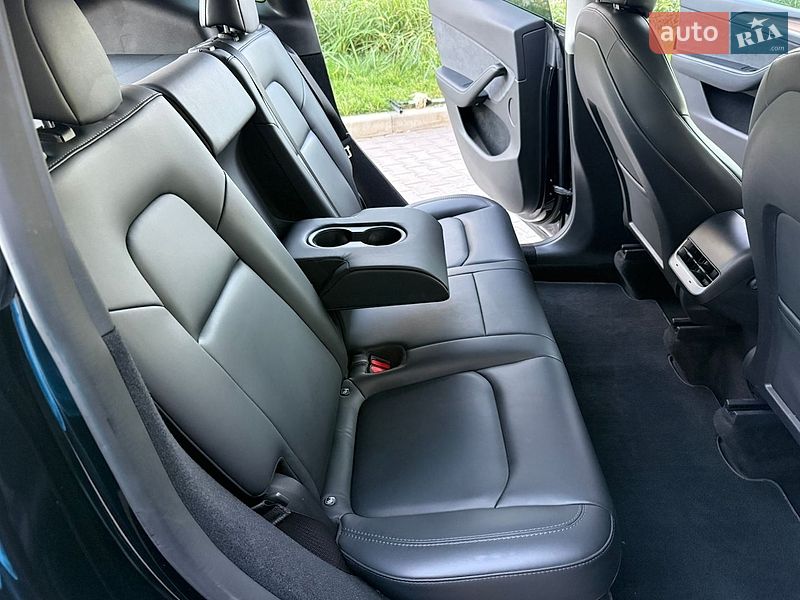 Позашляховик / Кросовер Tesla Model Y 2023 в Києві