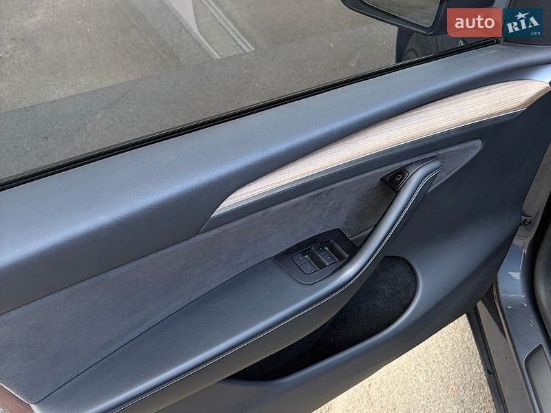 Позашляховик / Кросовер Tesla Model Y 2023 в Житомирі