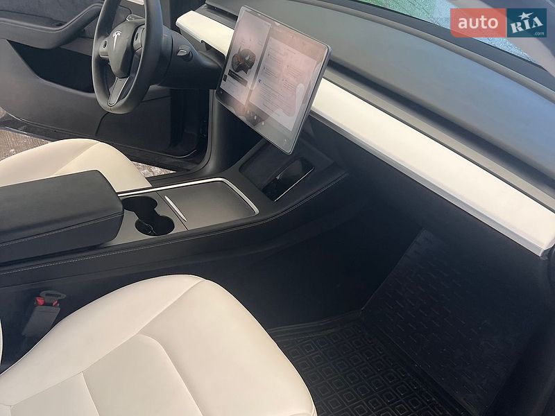 Внедорожник / Кроссовер Tesla Model Y 2024 в Хмельницком