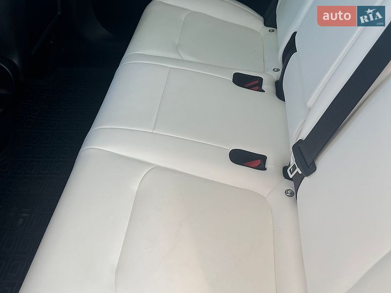 Внедорожник / Кроссовер Tesla Model Y 2024 в Хмельницком