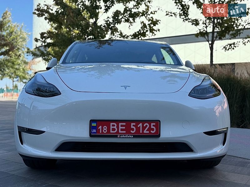 Внедорожник / Кроссовер Tesla Model Y 2023 в Киеве
