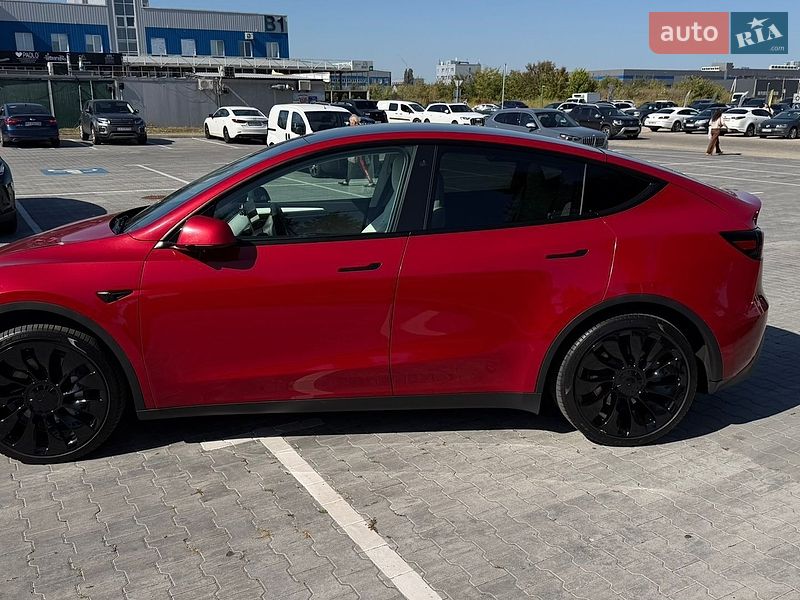 Внедорожник / Кроссовер Tesla Model Y 2023 в Киеве