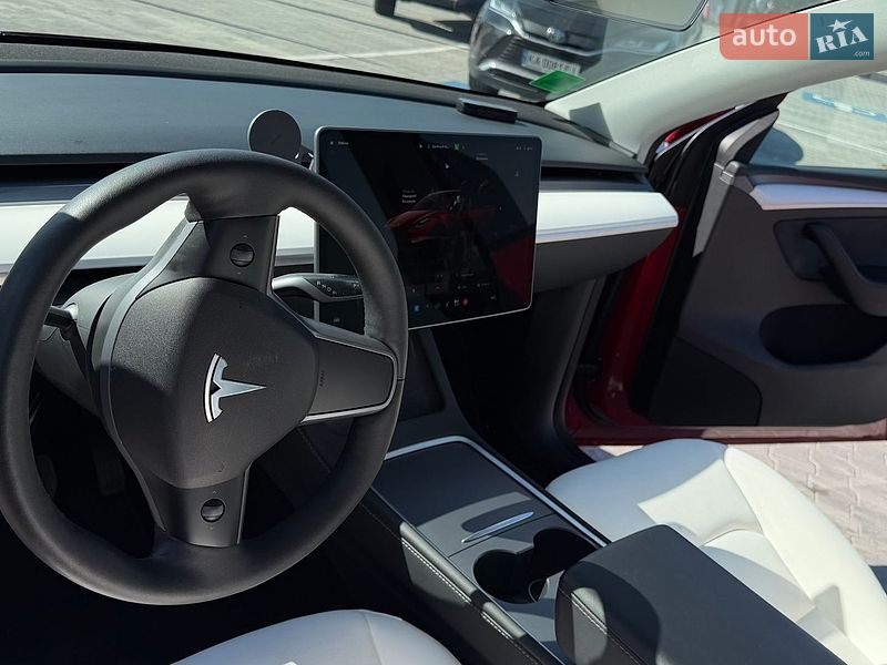 Позашляховик / Кросовер Tesla Model Y 2023 в Києві