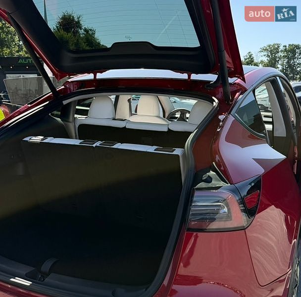 Внедорожник / Кроссовер Tesla Model Y 2023 в Киеве