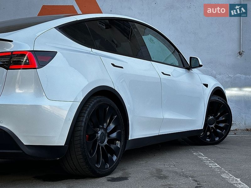 Внедорожник / Кроссовер Tesla Model Y 2021 в Одессе