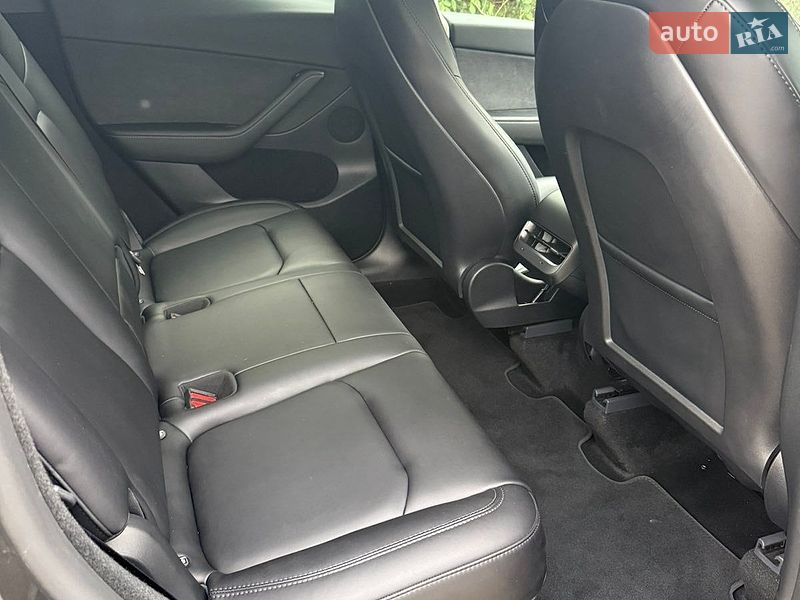 Внедорожник / Кроссовер Tesla Model Y 2024 в Полтаве