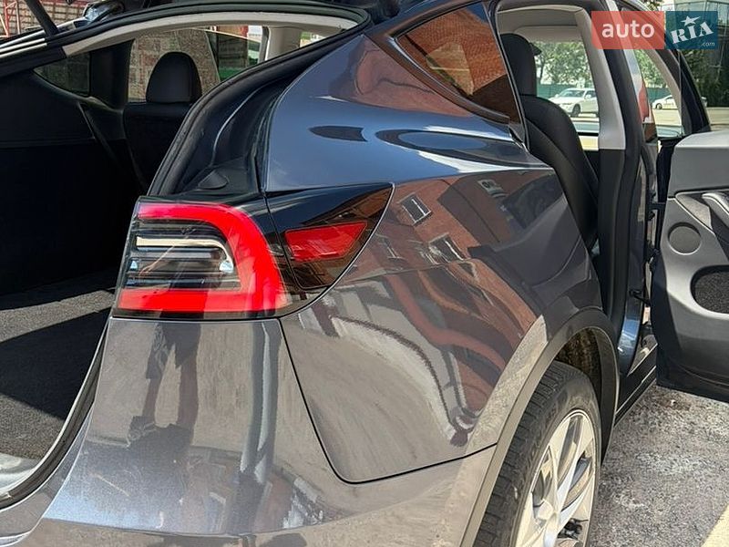 Внедорожник / Кроссовер Tesla Model Y 2024 в Полтаве