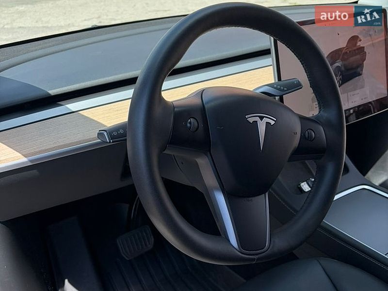 Внедорожник / Кроссовер Tesla Model Y 2024 в Полтаве