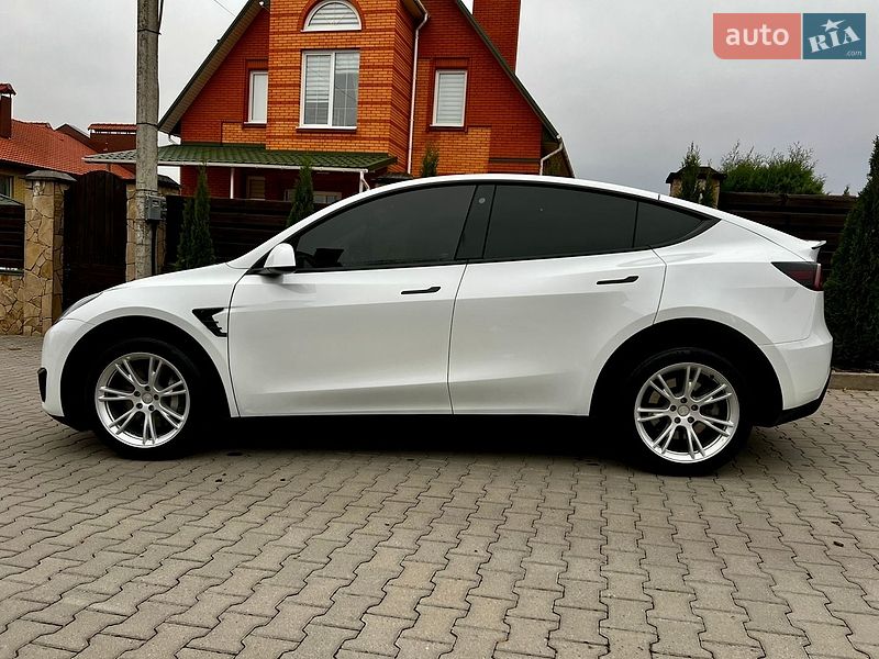 Внедорожник / Кроссовер Tesla Model Y 2023 в Хмельницком