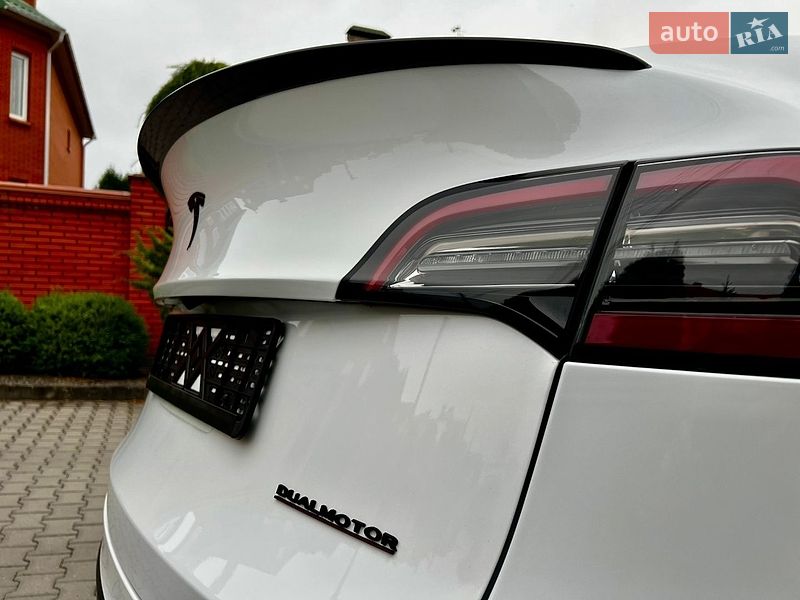 Внедорожник / Кроссовер Tesla Model Y 2023 в Хмельницком