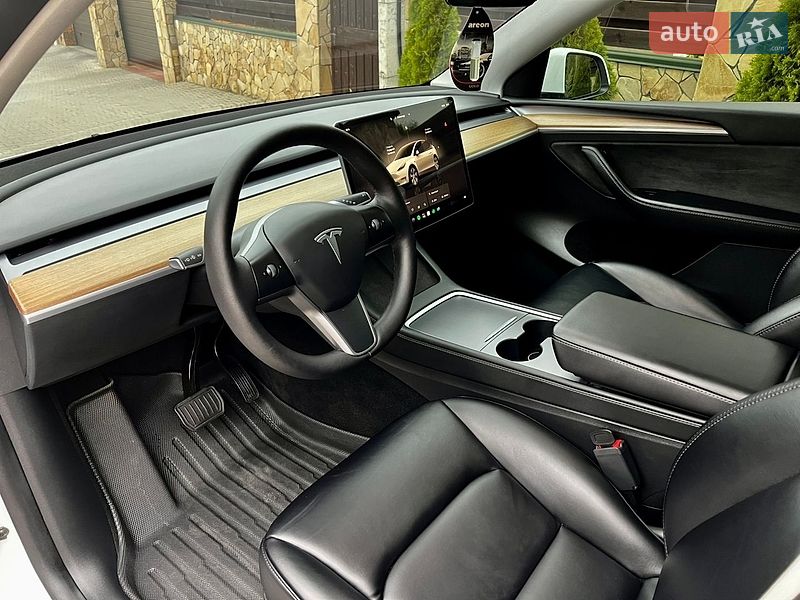 Позашляховик / Кросовер Tesla Model Y 2023 в Хмельницькому