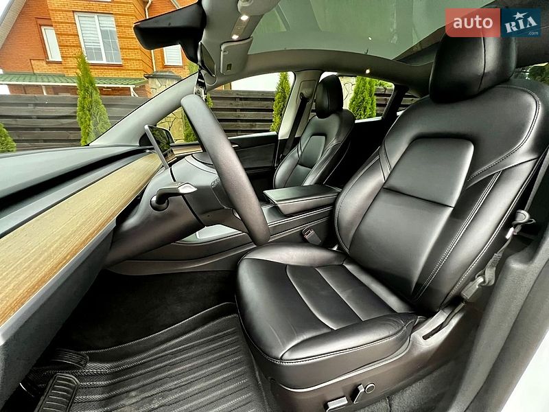 Внедорожник / Кроссовер Tesla Model Y 2023 в Хмельницком