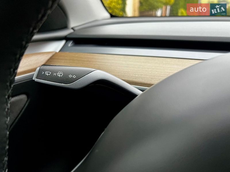 Внедорожник / Кроссовер Tesla Model Y 2023 в Хмельницком