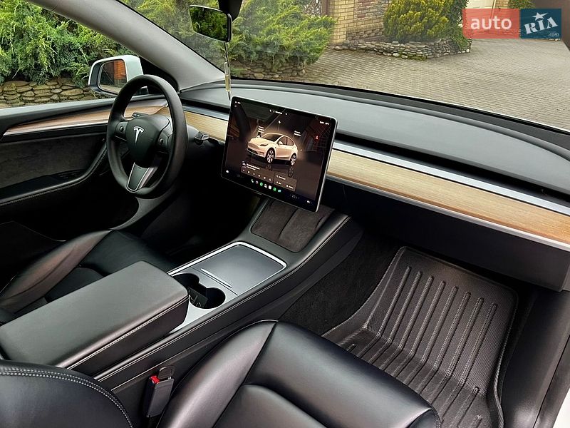 Внедорожник / Кроссовер Tesla Model Y 2023 в Хмельницком