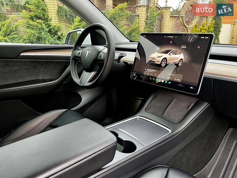 Позашляховик / Кросовер Tesla Model Y 2023 в Хмельницькому