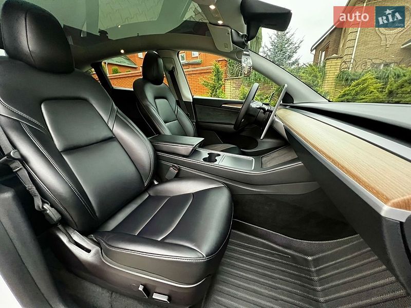 Внедорожник / Кроссовер Tesla Model Y 2023 в Хмельницком
