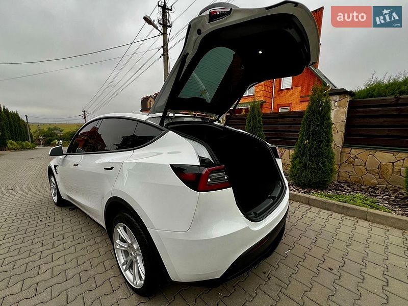 Внедорожник / Кроссовер Tesla Model Y 2023 в Хмельницком