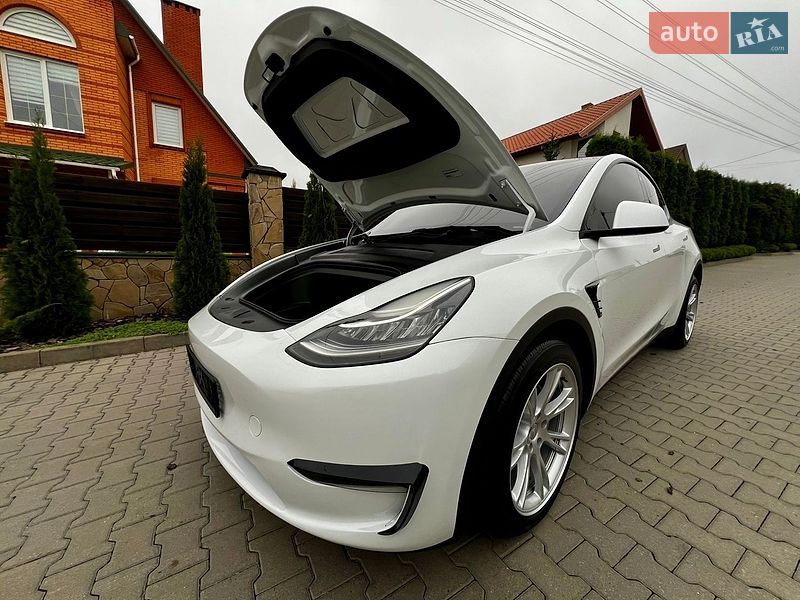 Внедорожник / Кроссовер Tesla Model Y 2023 в Хмельницком
