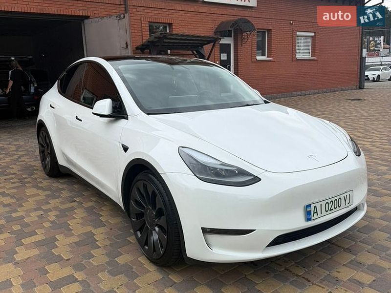 Позашляховик / Кросовер Tesla Model Y 2023 в Києві