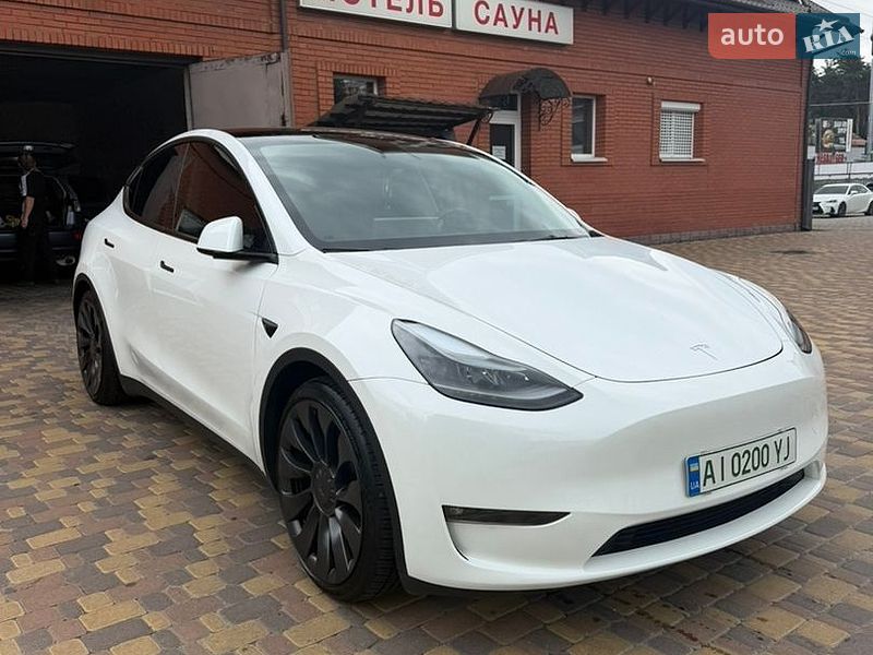 Позашляховик / Кросовер Tesla Model Y 2023 в Києві