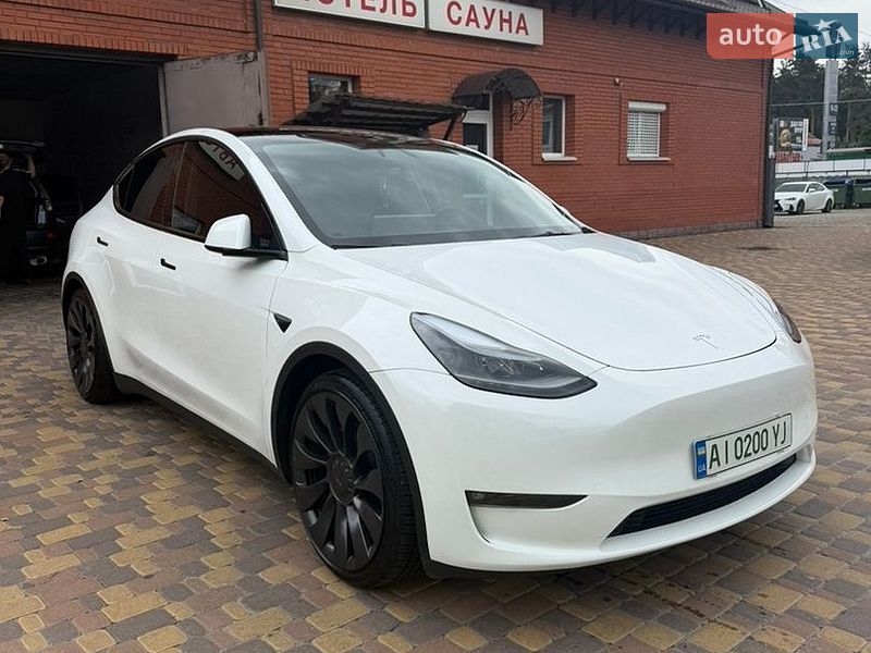 Позашляховик / Кросовер Tesla Model Y 2023 в Києві