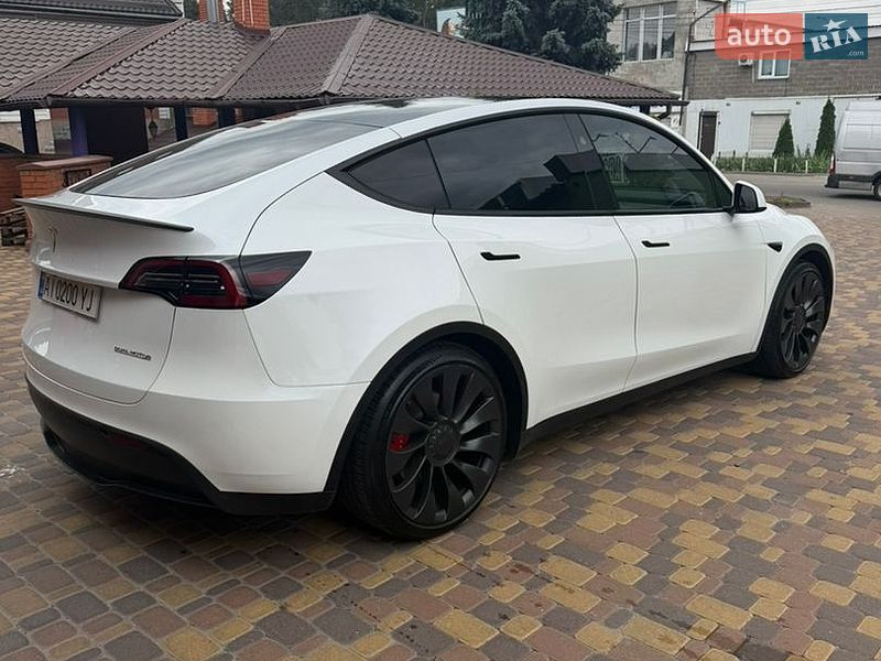 Позашляховик / Кросовер Tesla Model Y 2023 в Києві