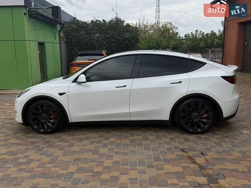 Позашляховик / Кросовер Tesla Model Y 2023 в Києві