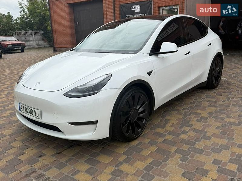 Позашляховик / Кросовер Tesla Model Y 2023 в Києві